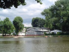 BBG Saale Bootshaus 05-07-30 002.jpg